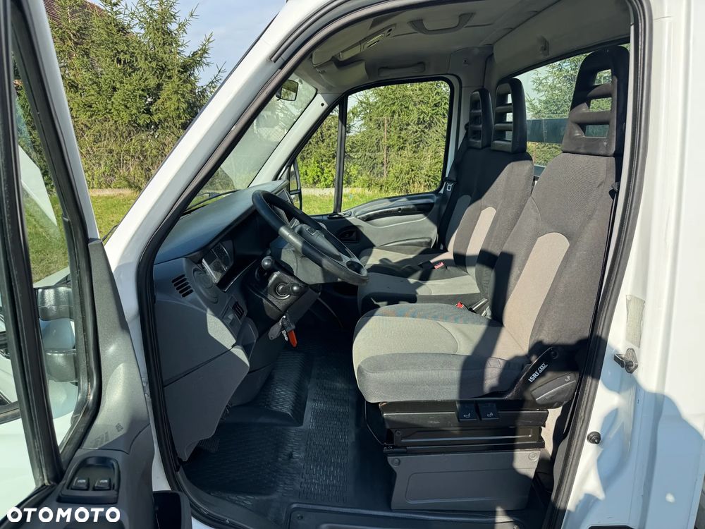 Iveco 35C15 * 3.0 / 150KM * Skrzyniowe * Rozstaw osi: 3.75 * Rama do zabudowy * - 23