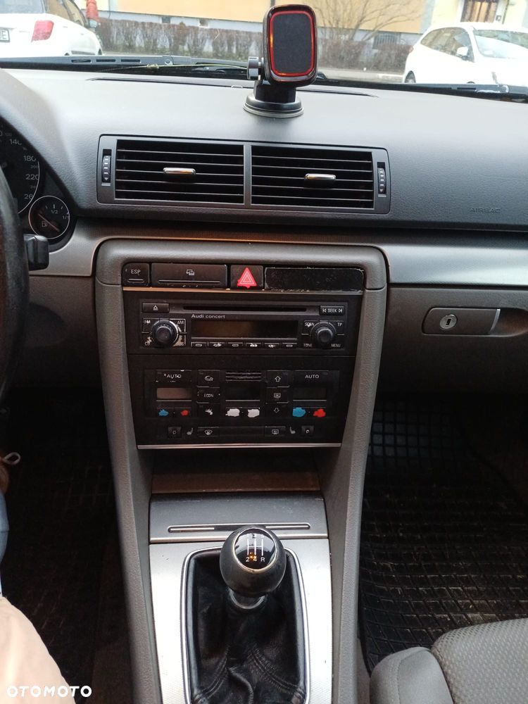 Audi A4 Limousine - 7