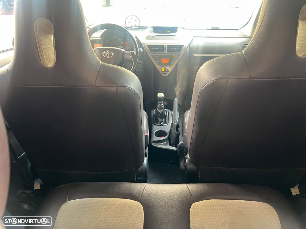 Toyota iQ 1.0 VVT-i Essential+AC - 15