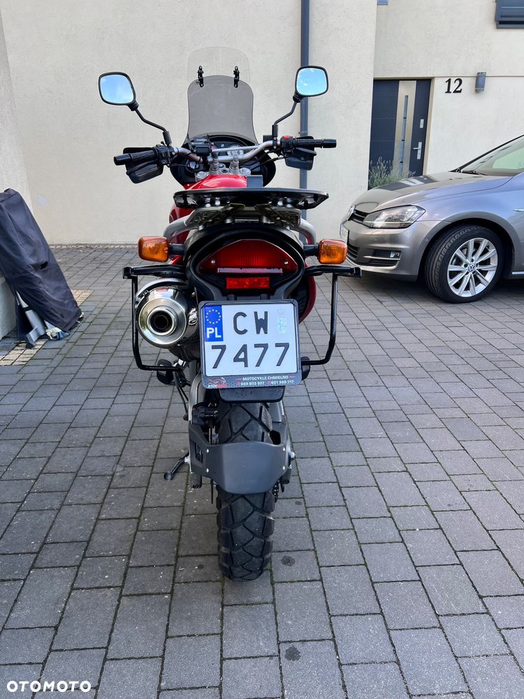 BMW F - 13