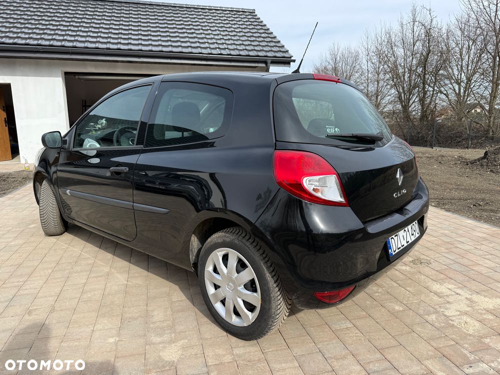 Renault Clio 1.2 16V 75 Yahoo - 10