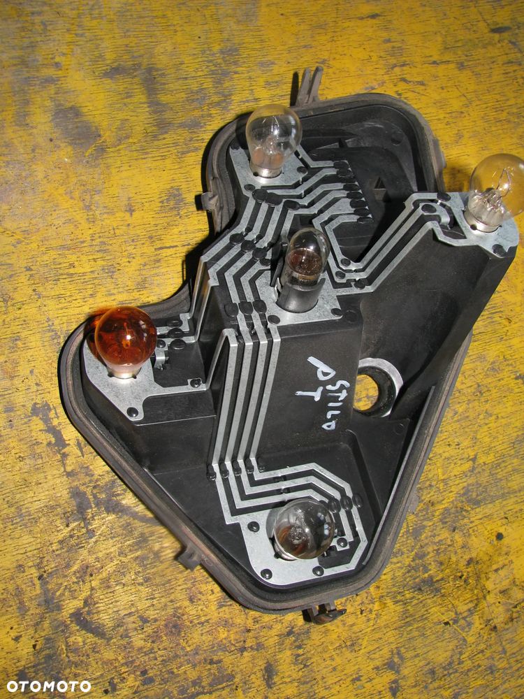 Fiat Stilo HB 3D Wkład lampy tylnej prawa tył - 1