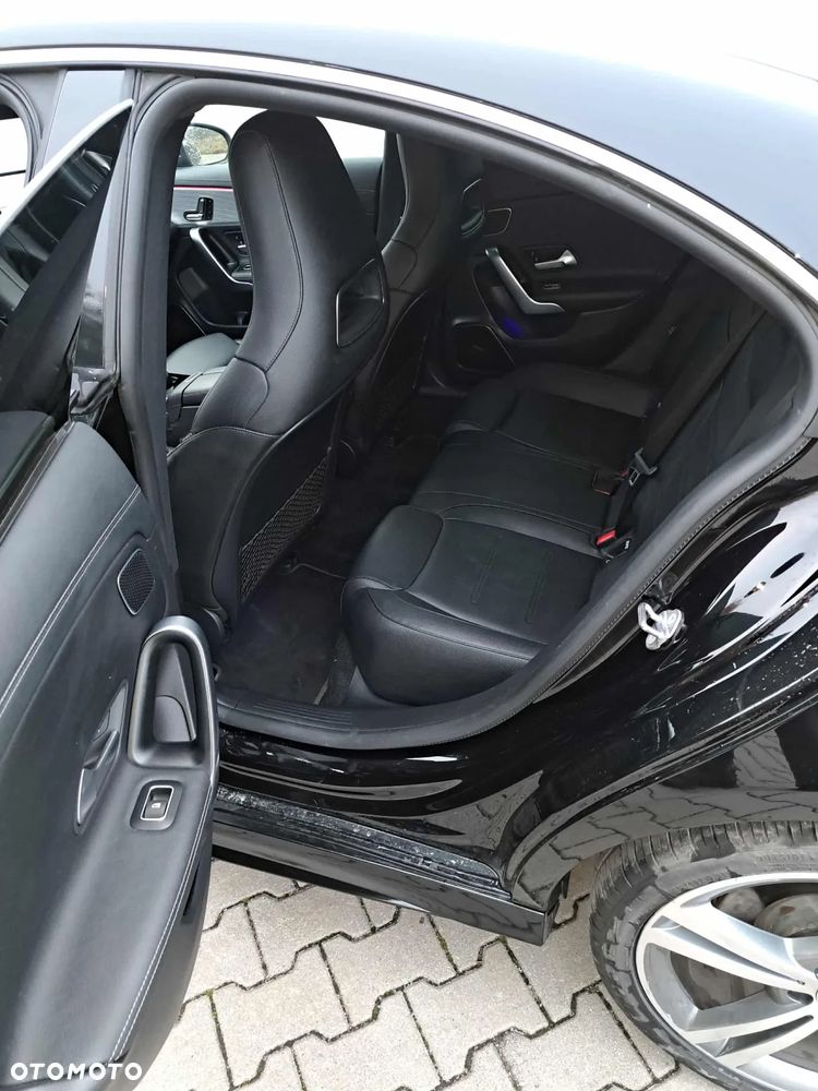 Mercedes-Benz CLA 250 7G-DCT AMG Line - 14