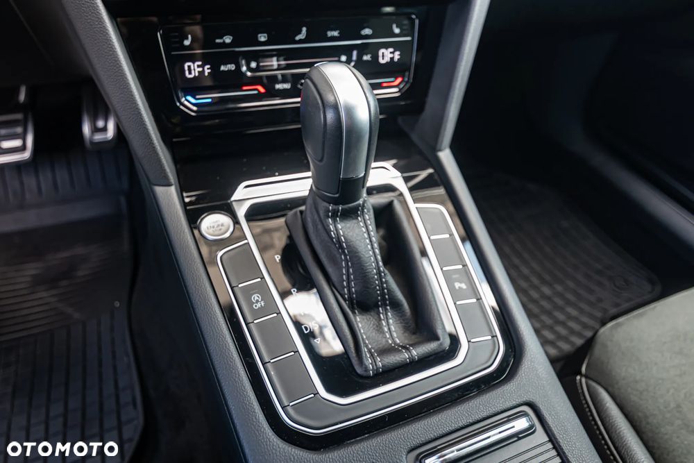 Volkswagen Arteon 2.0 TDI R-Line DSG - 26