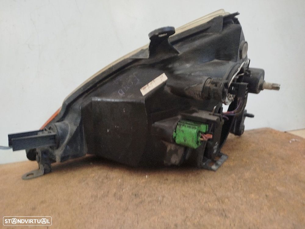 Farol/ Otica Dianteiro Dto Ford Ka (Rb_) - 2