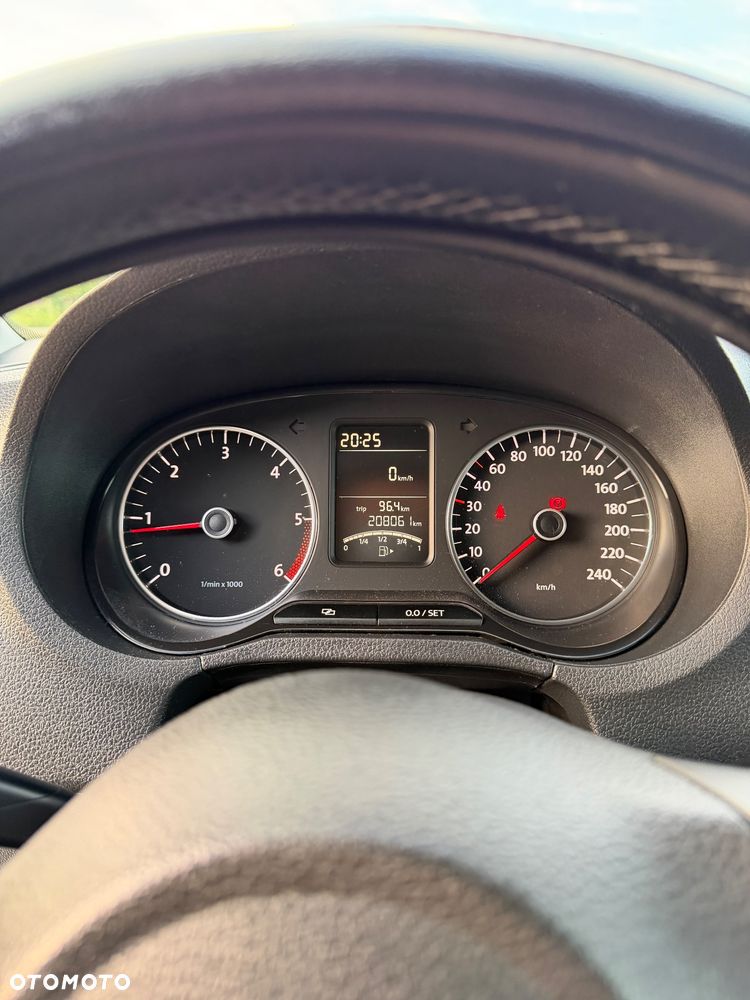 Volkswagen Polo - 18