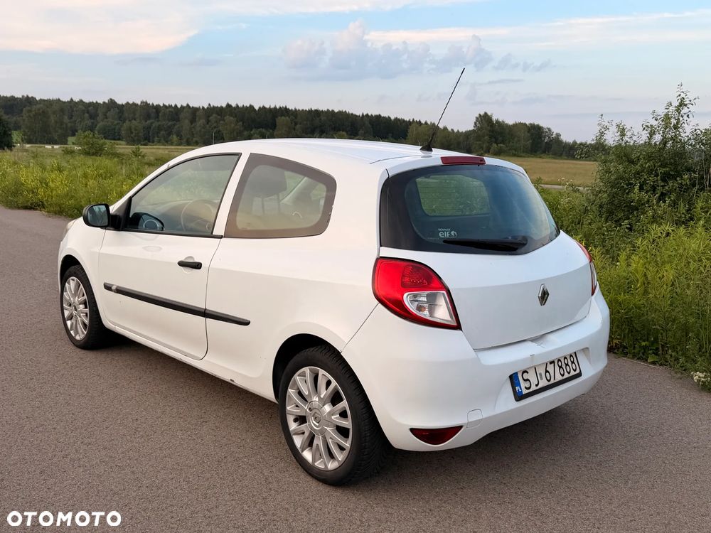 Renault Clio 1.5 dCi 90 FAP Dynamique - 4