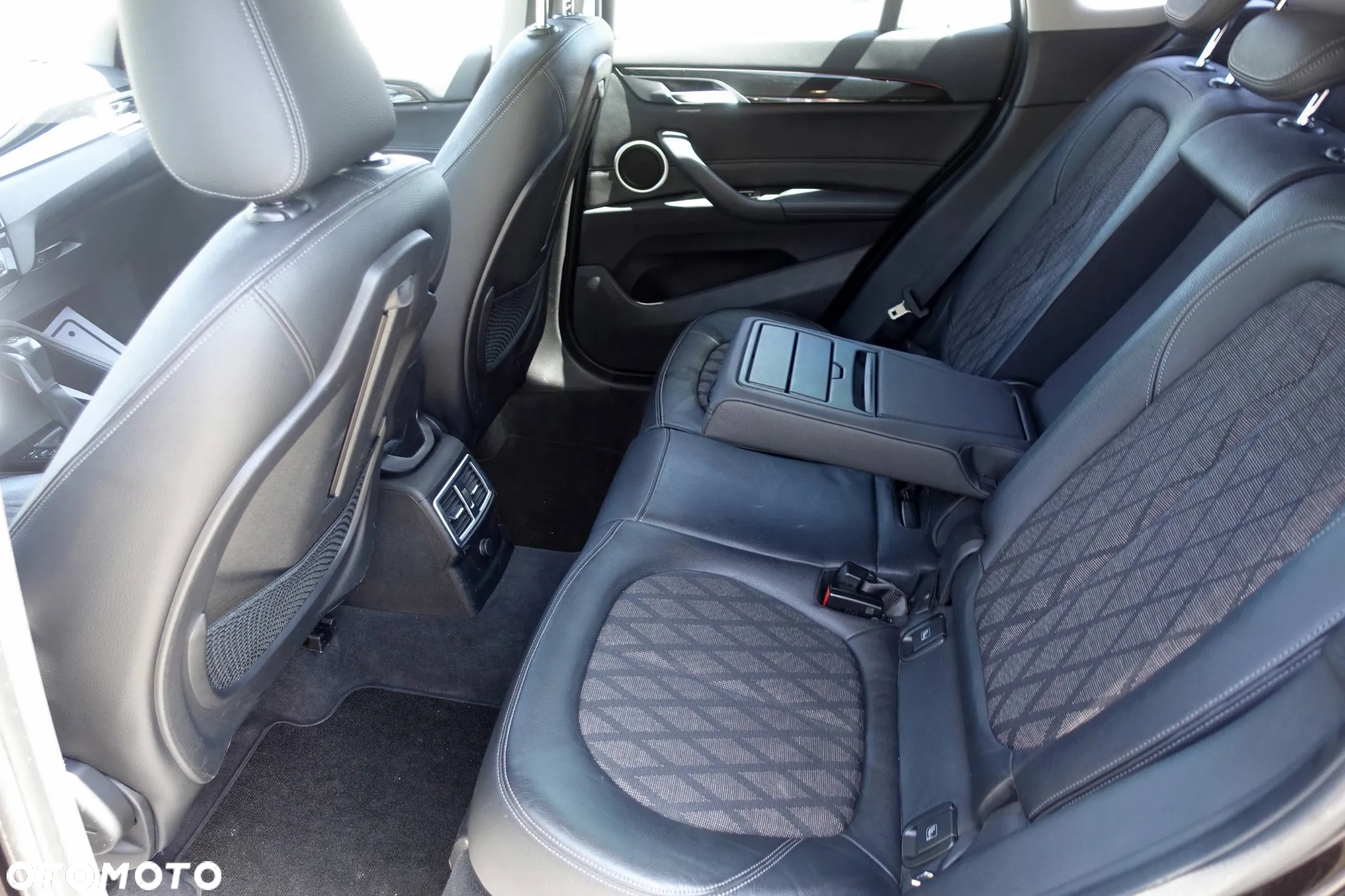 BMW X1 xDrive18d Sport Line - 14
