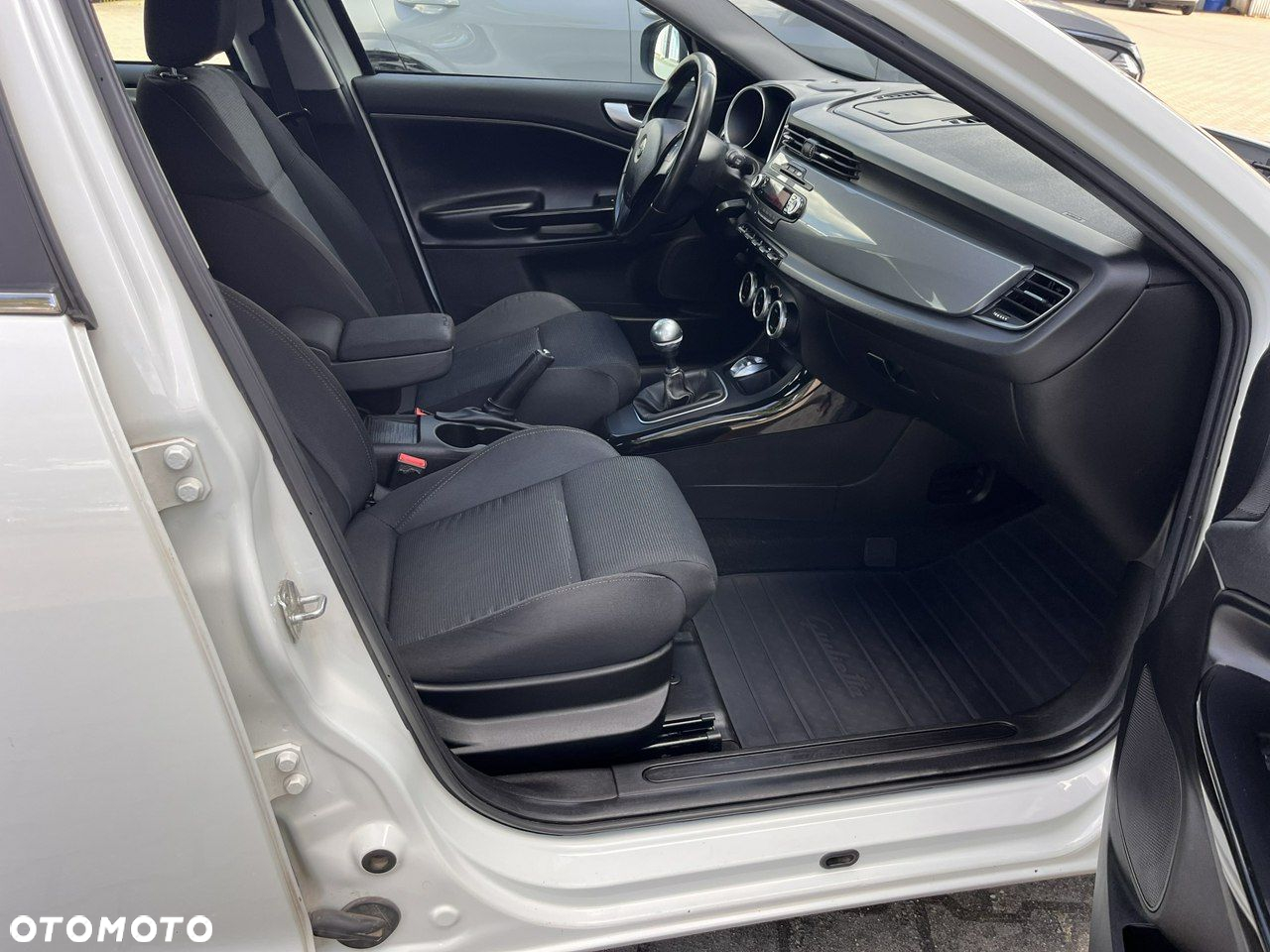 Alfa Romeo Giulietta 1.4 TB Progression - 11