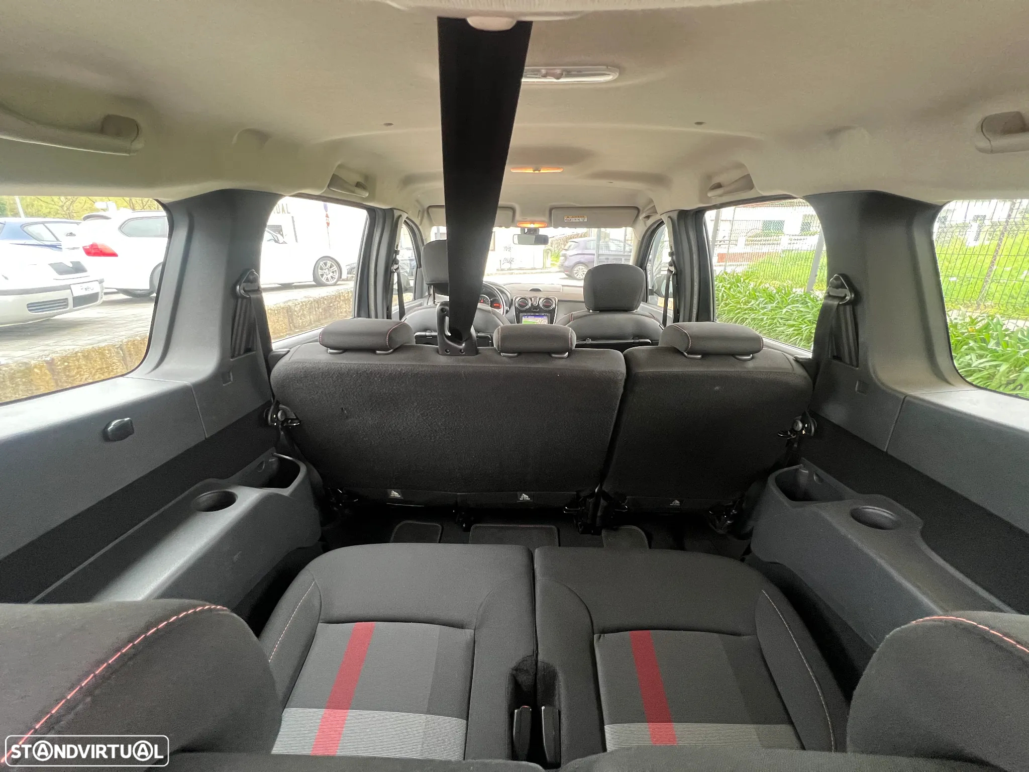 Dacia Lodgy 1.3 TCe Stepway 7L - 44