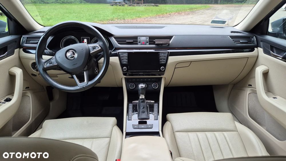 Skoda Superb 2.0 TSI 4x4 L&K DSG - 9