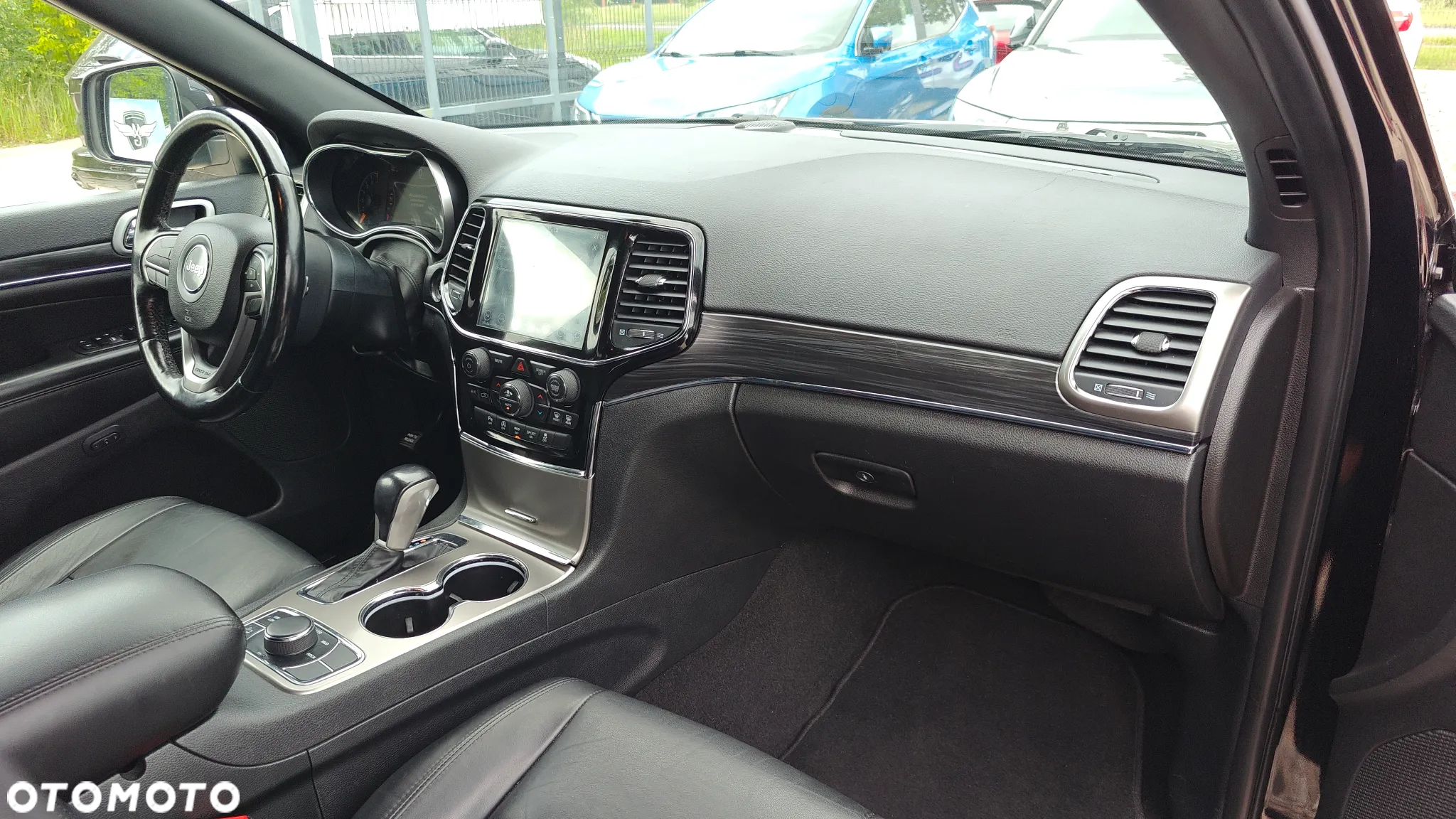 Jeep Grand Cherokee - 14