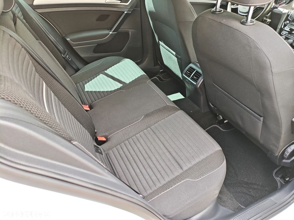 Volkswagen Golf 1.6 TDI BlueMotion Technology Cup - 31