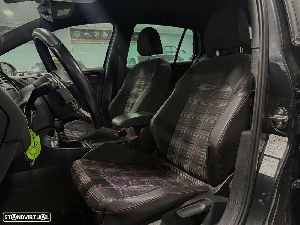VW Golf 2.0 TSi GTi DSG - 10
