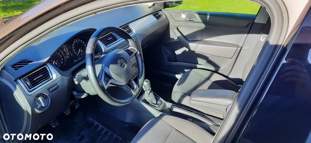 Skoda RAPID 1.6 TDI DPF Elegance - 8