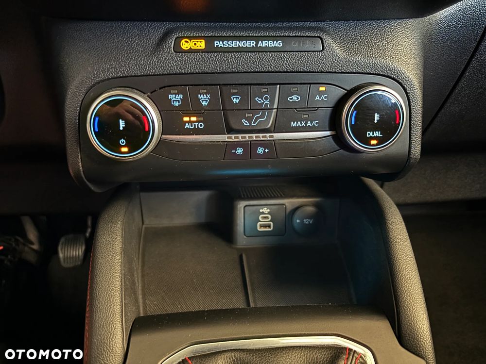Ford Kuga 1.5 EcoBoost ST-LINE - 28