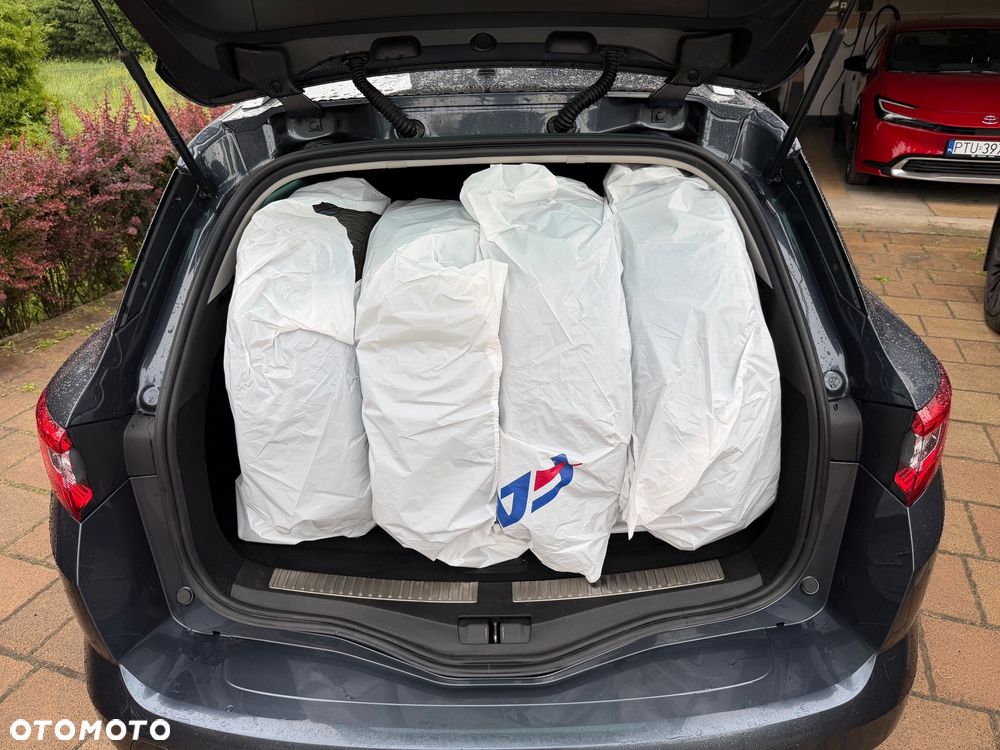 Renault Megane ENERGY TCe 205 EDC GT - 17