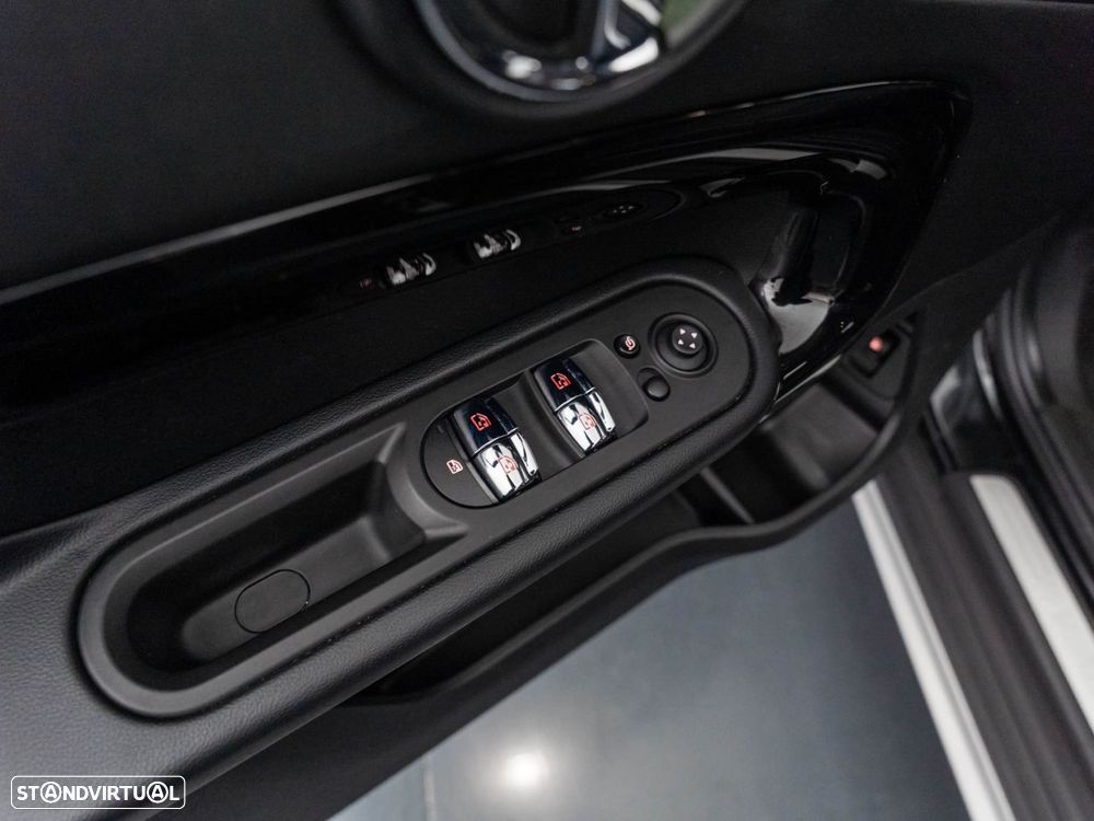 MINI Countryman Cooper SE Premium Essential Auto - 18