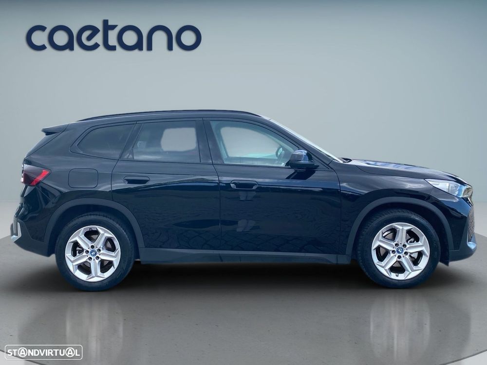 BMW iX1 eDrive20 - 21