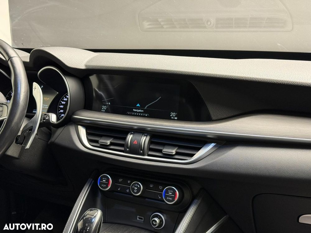 Alfa Romeo Stelvio - 11