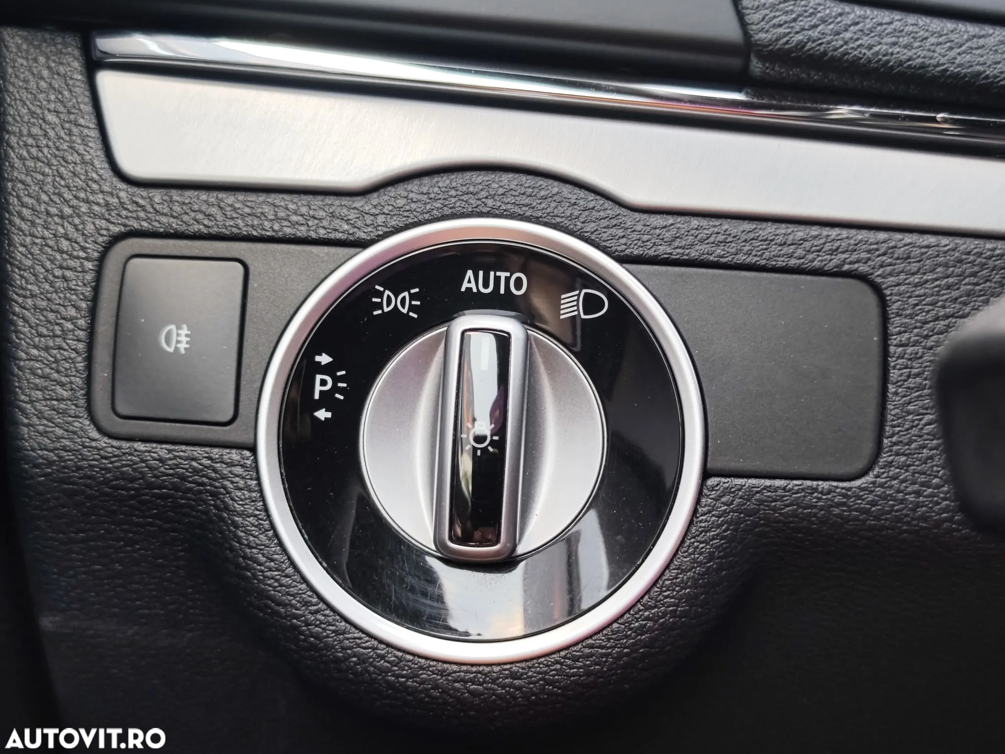 Mercedes-Benz E 220 CDI DPF Coupe BlueEFFICIENCY 7G-TRONIC Avantgarde - 23