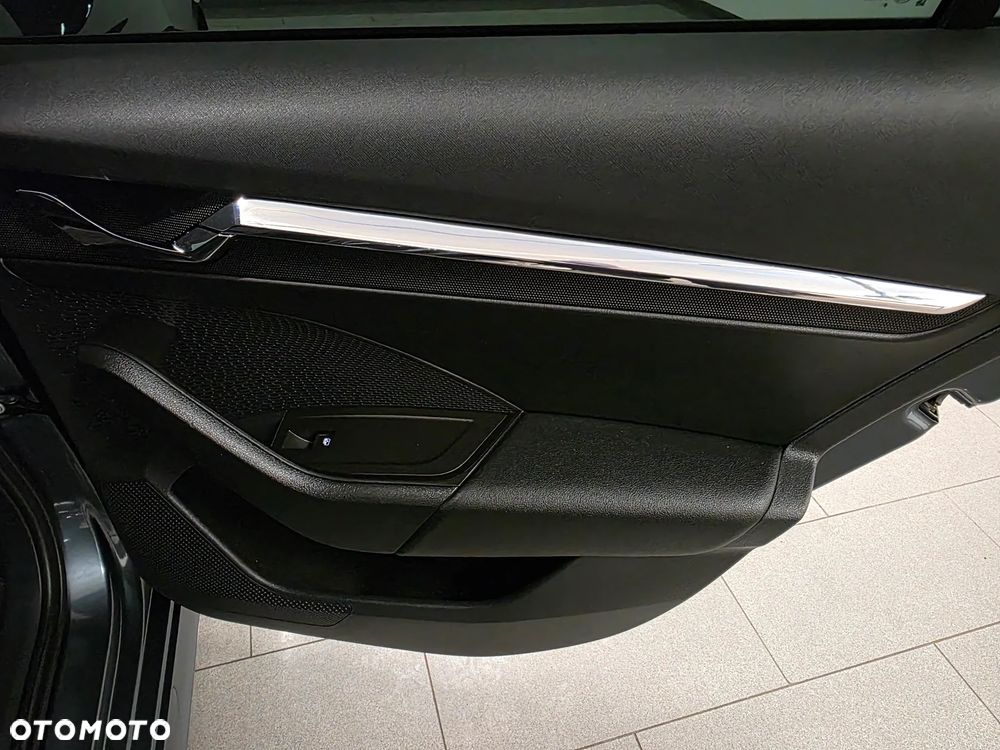 Skoda Octavia 2.0 TDI DSG Exclusive Plus - 25