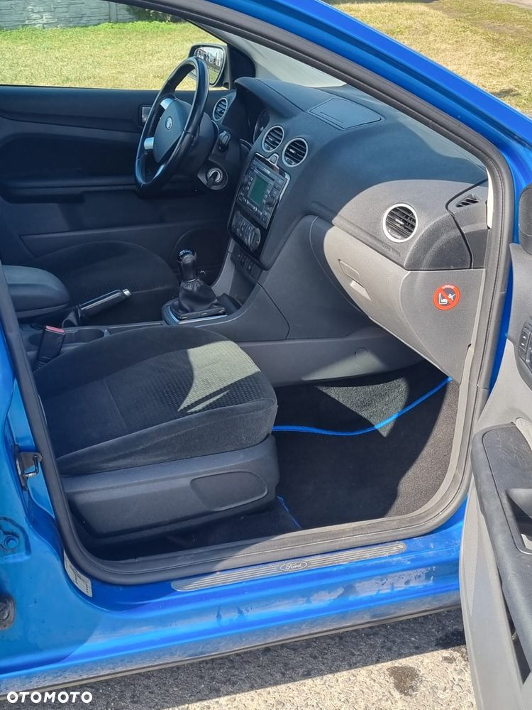 Ford Focus 1.6 Ghia - 8