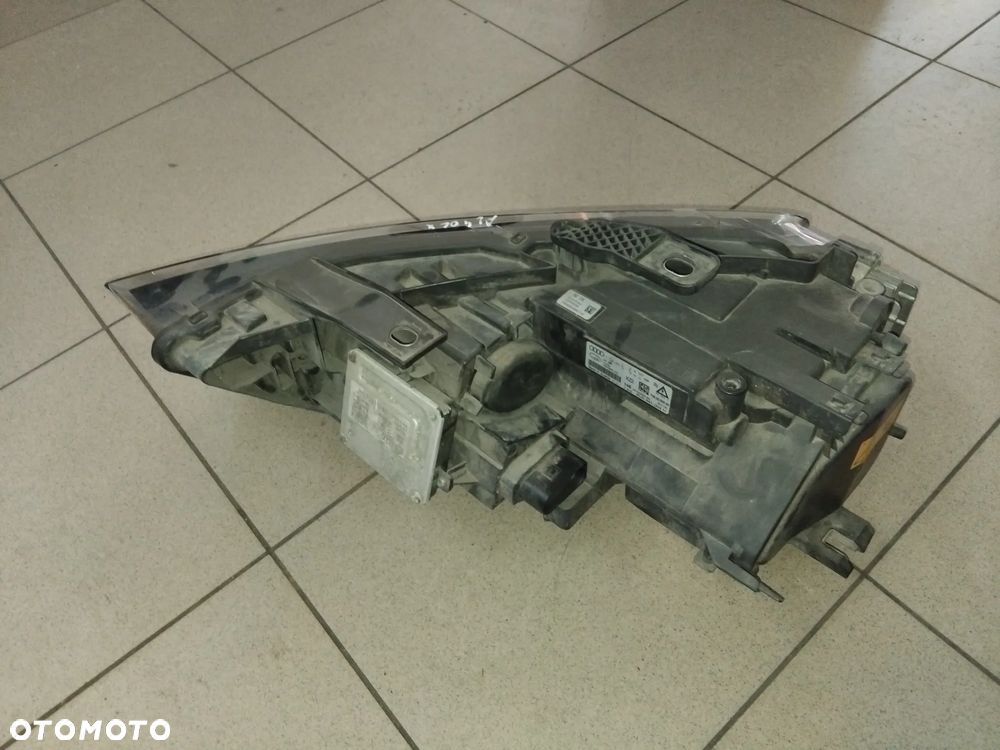 Audi Q3 8U reflektor 8U0941004H KPL - 4