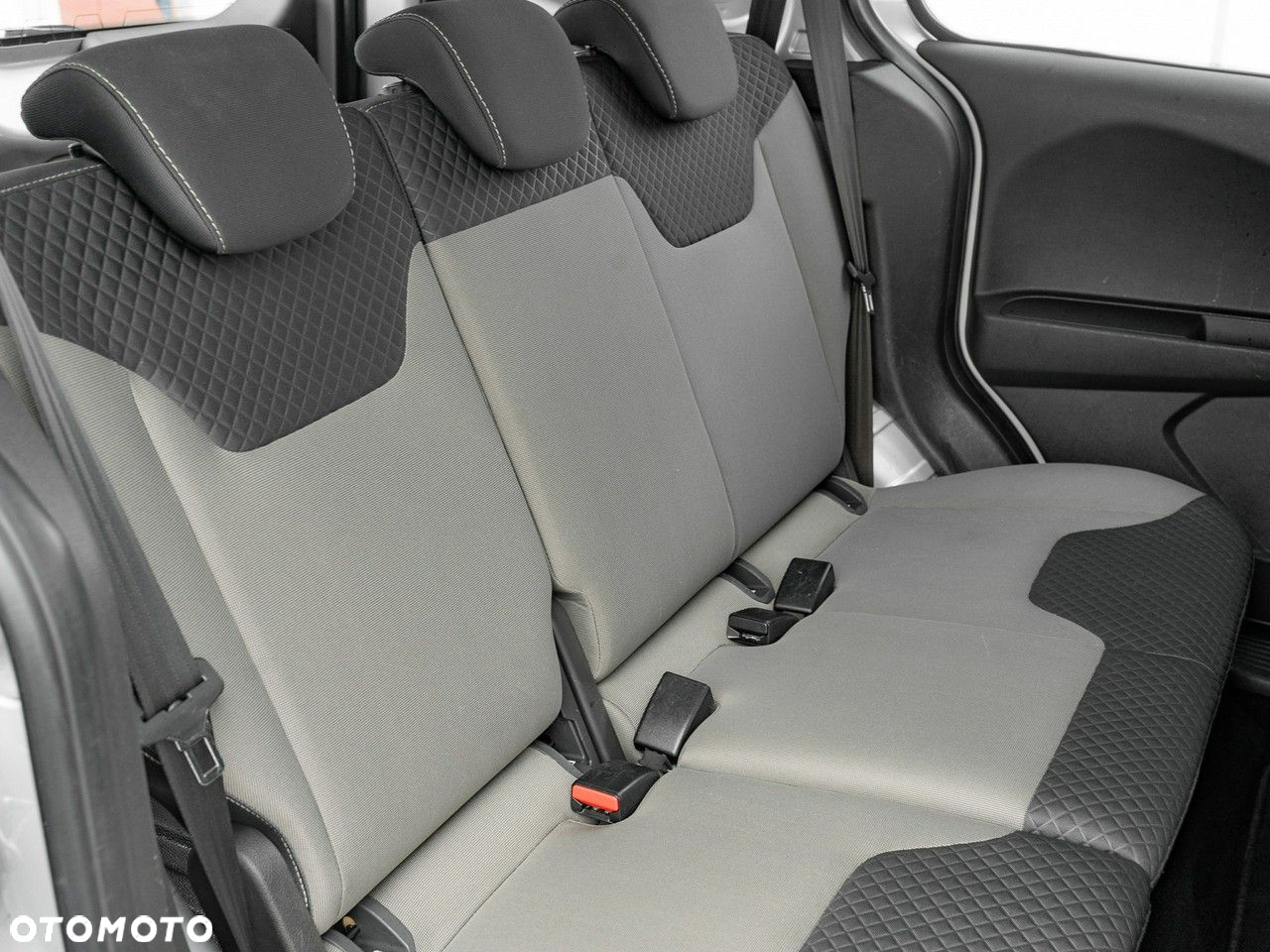 Ford Transit Courier 1.0 EcoBoost Trend - 23