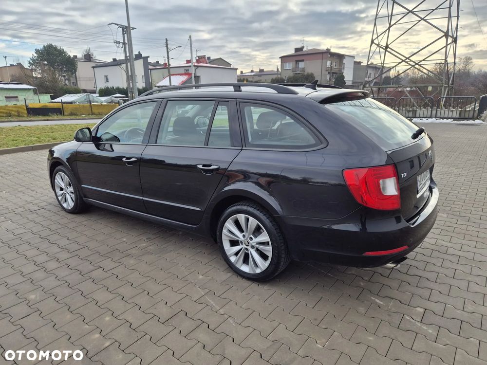 Skoda Superb 2.0 TDI DSG Exclusive - 6