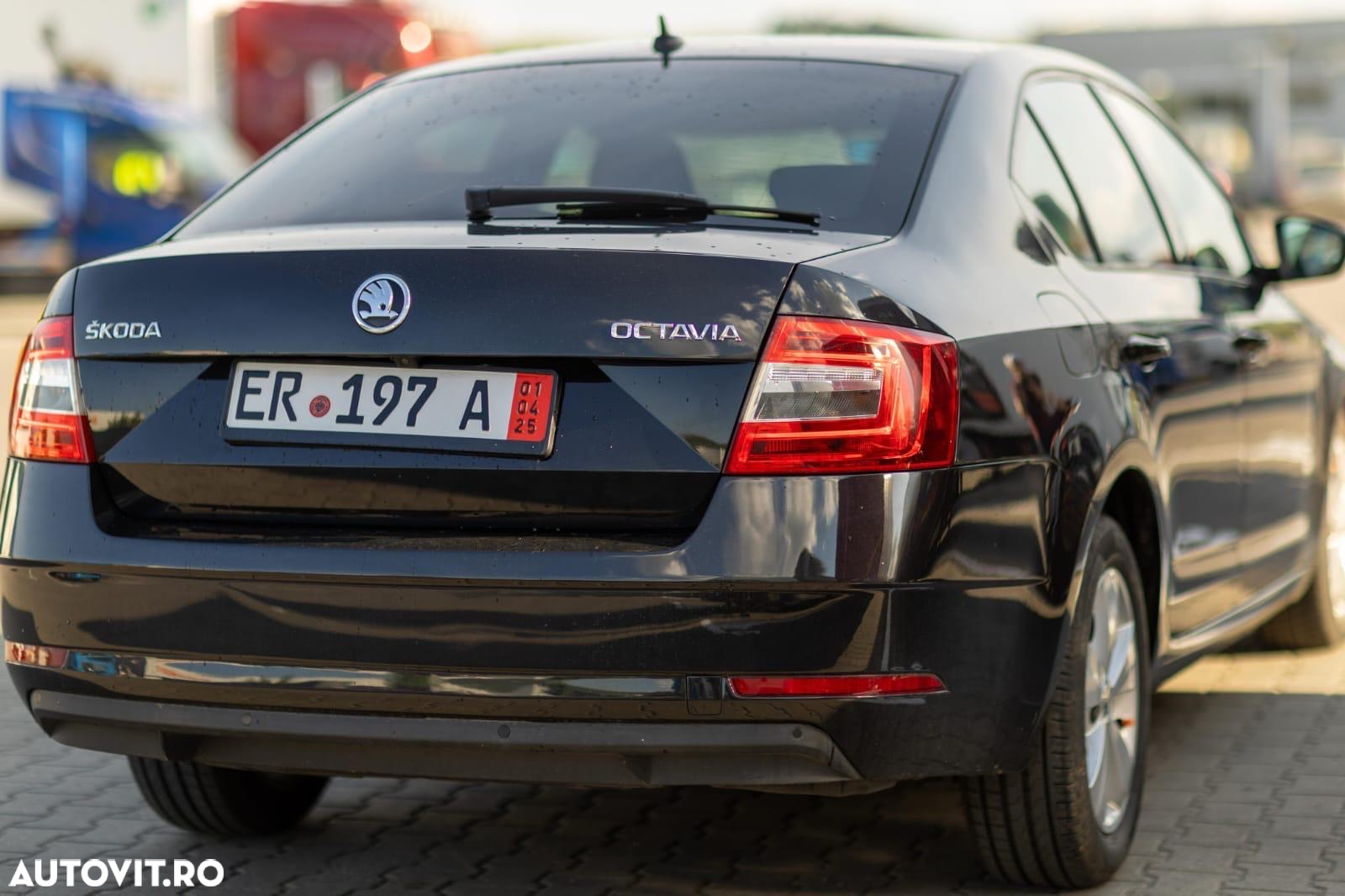 Skoda Octavia 1.6 TDI DSG Ambition - 38