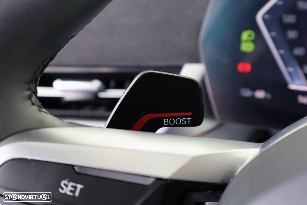 BMW iX2 eDrive20 Pack Desportivo M - 23