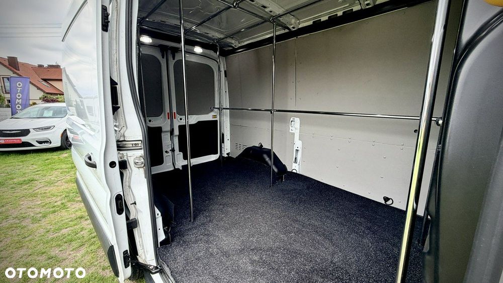 Ford Transit - 25