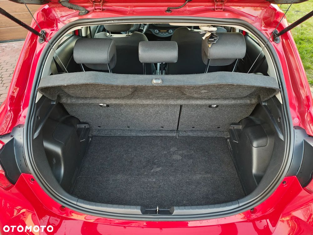 Toyota Yaris Hybrid 100 Premium - 16