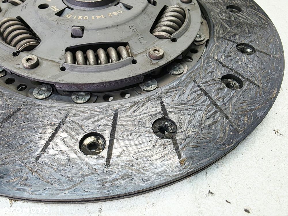 KOŁO DWUMASOWE SPRZĘGŁO AUDI A4 B8 A5 2.0 TDI 2.0 TFSI 0B2105266S 15/26 - 6