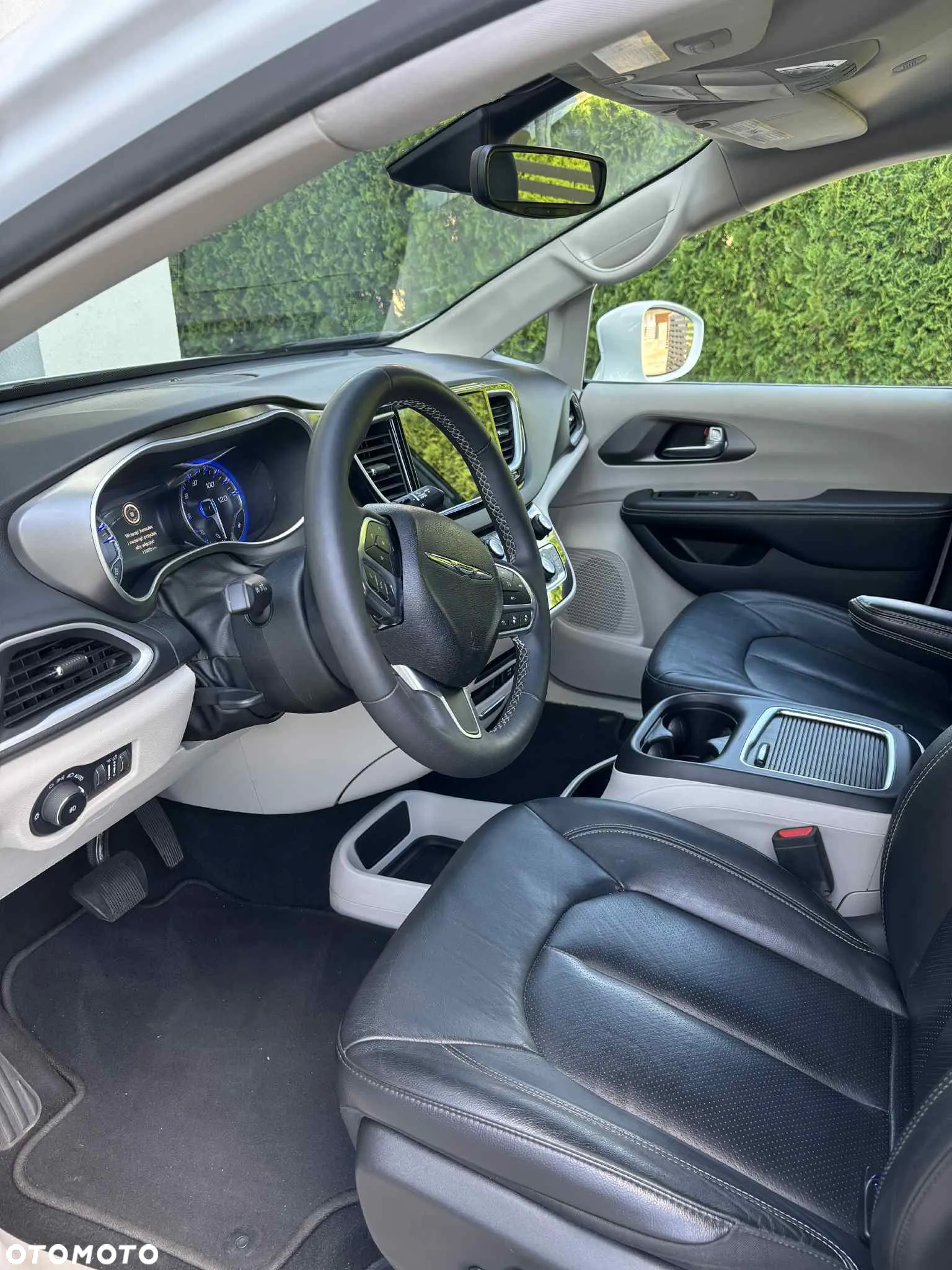 Chrysler Pacifica - 25