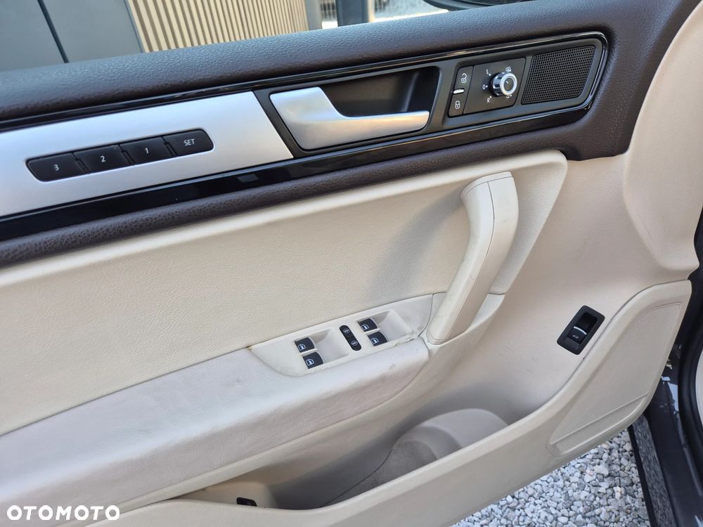 Volkswagen Touareg 3.0 V6 TDI BMT Business Line - 35