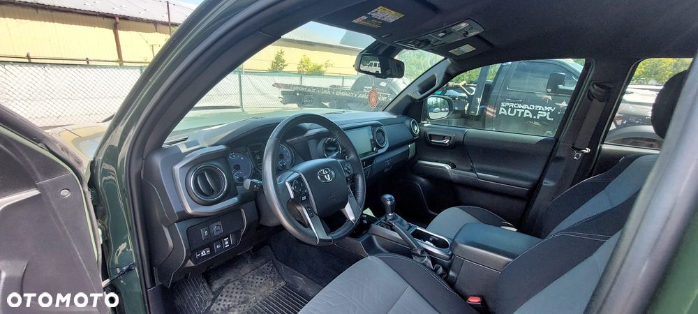 Toyota Tacoma - 14