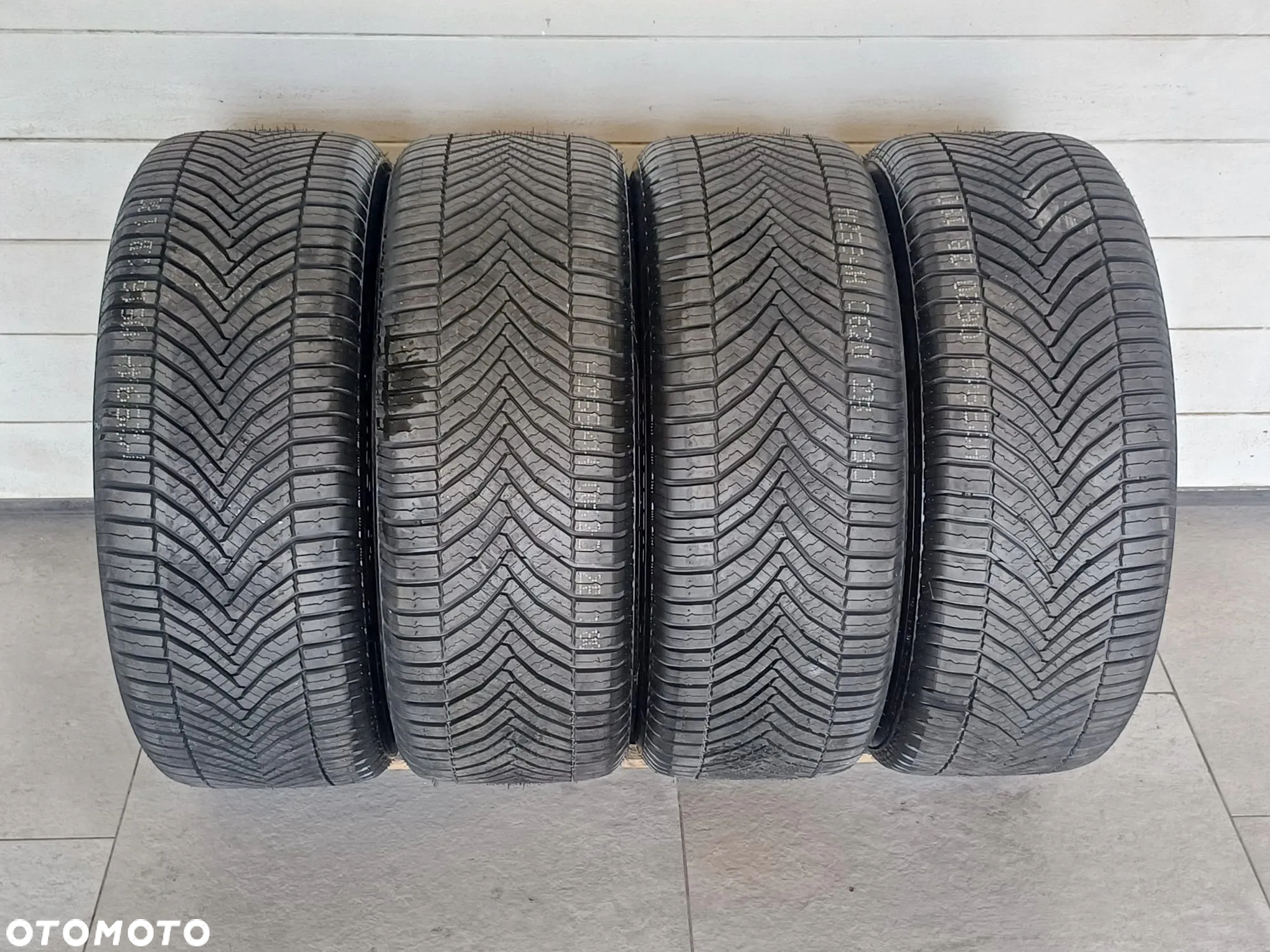 NR 621 Koła Zimowe Alufelgi BMW 5 245/45/18 Compasal Bieżnik ok. 7mm - 6