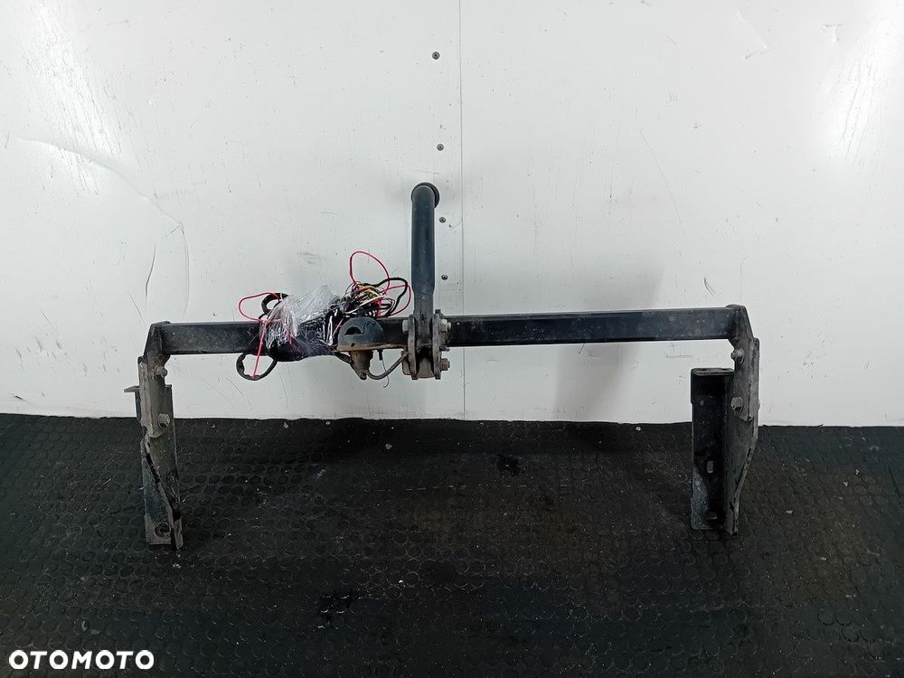 HAK HOLOWNICZY PEUGEOT 308 I HATCHBACK - 5