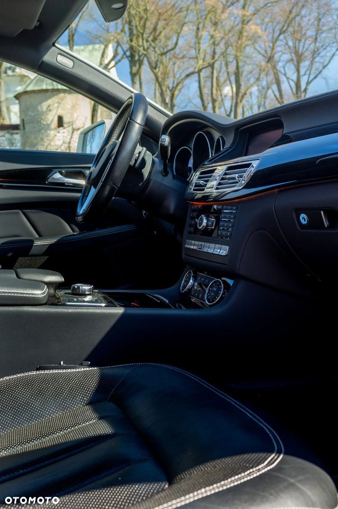 Mercedes-Benz CLS 500 4-Matic BlueEff - 28