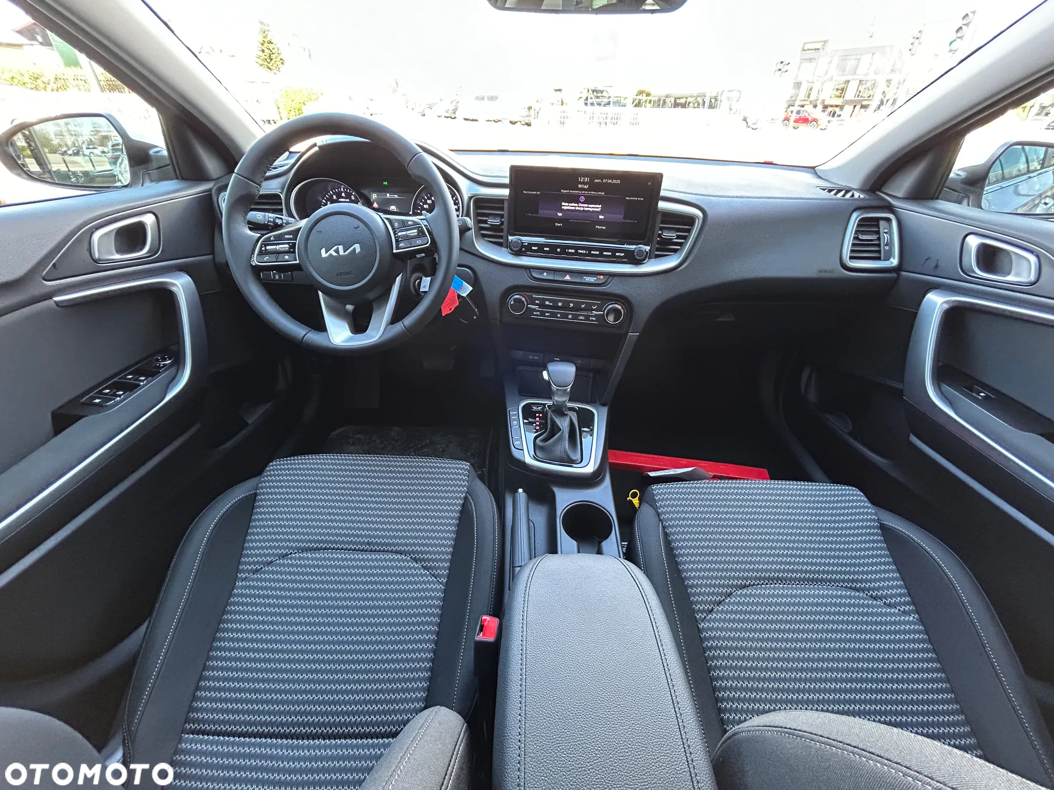 Kia Ceed - 9