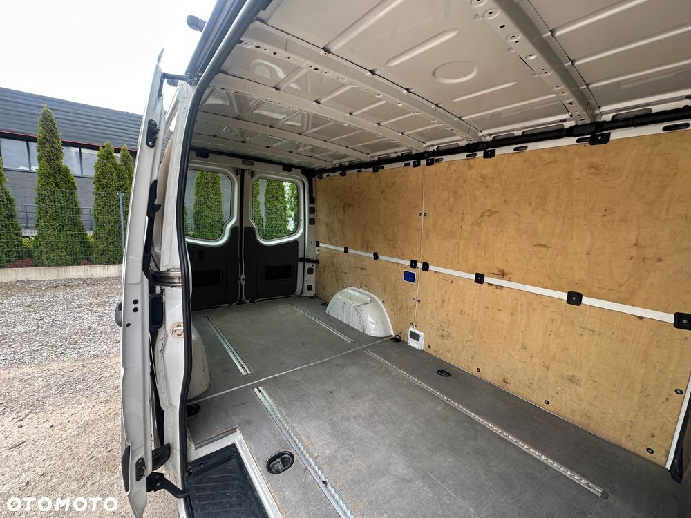 Volkswagen Crafter - 18