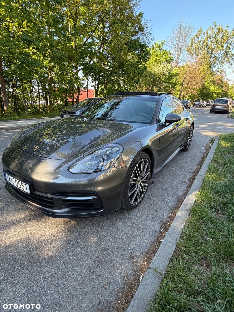Porsche Panamera 4 - 12
