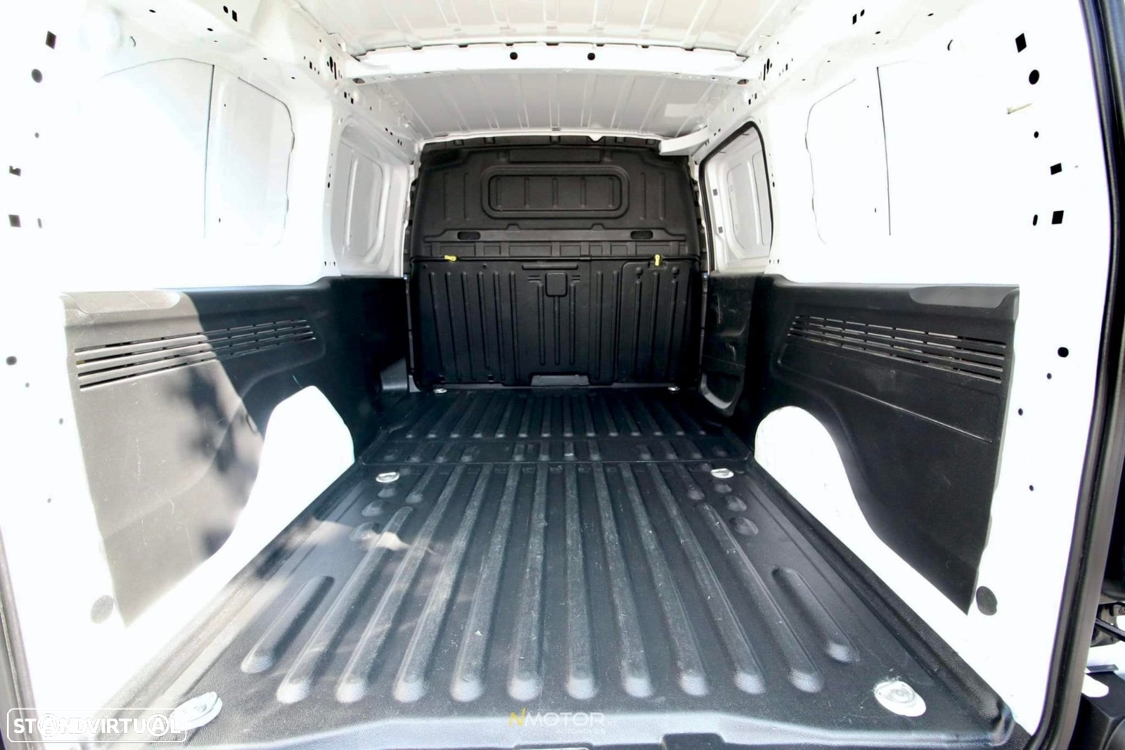 Citroën Berlingo 1.5 BlueHDI - Longa 3 lugares - 8
