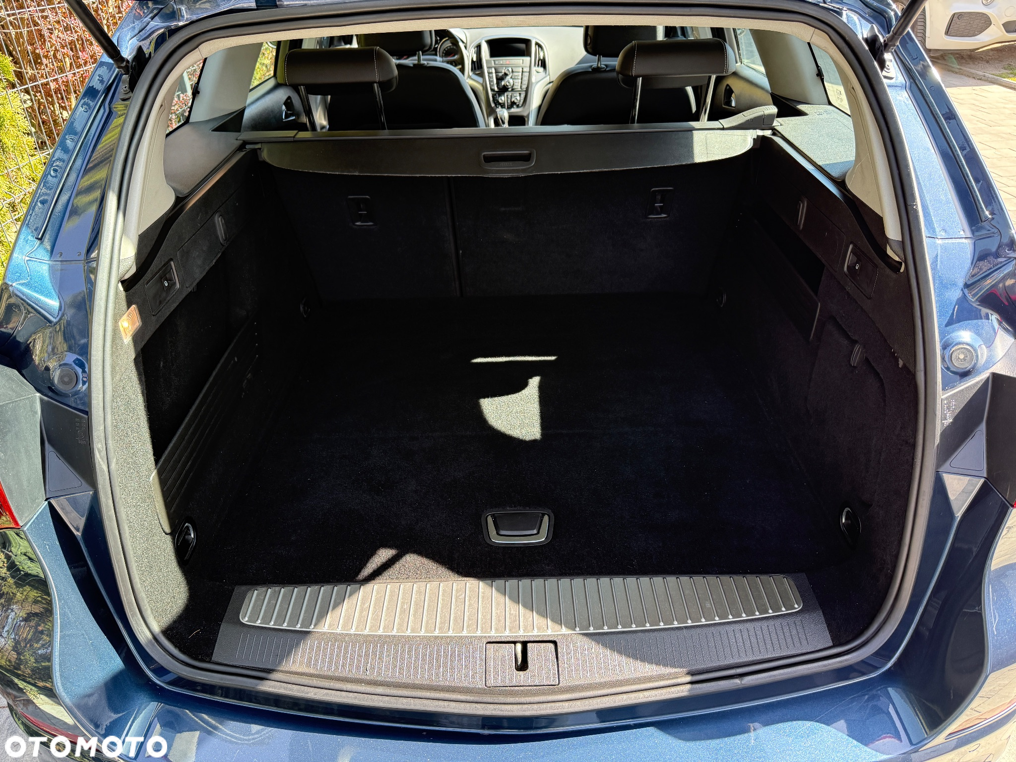 Opel Astra IV 1.4 T Cosmo - 12