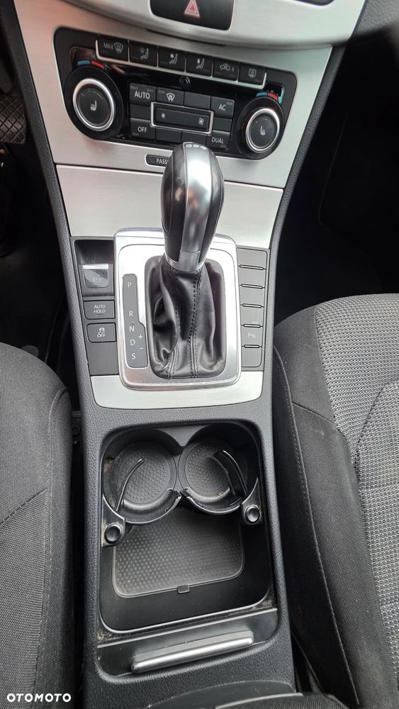 Volkswagen Passat - 23