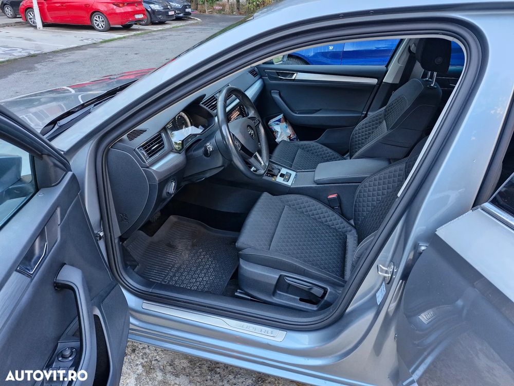 Skoda Superb 2.0 TDI DSG Ambition - 16