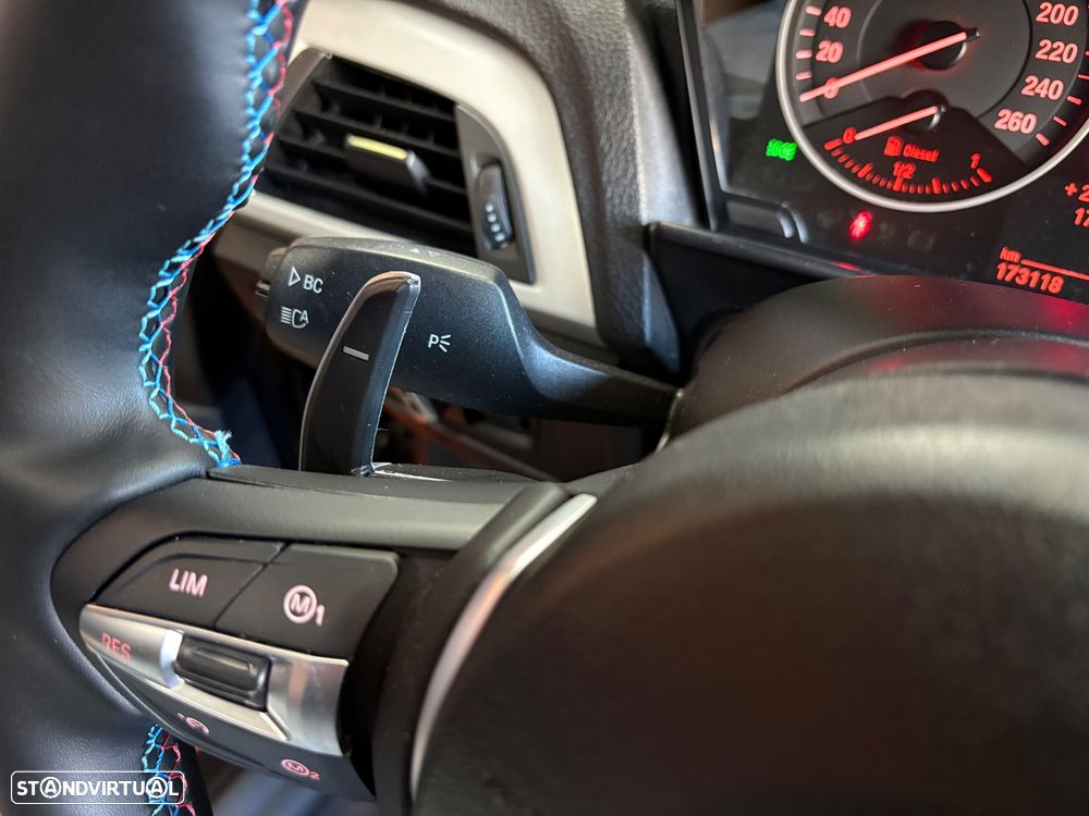 BMW 118 dA Line Sport - 40
