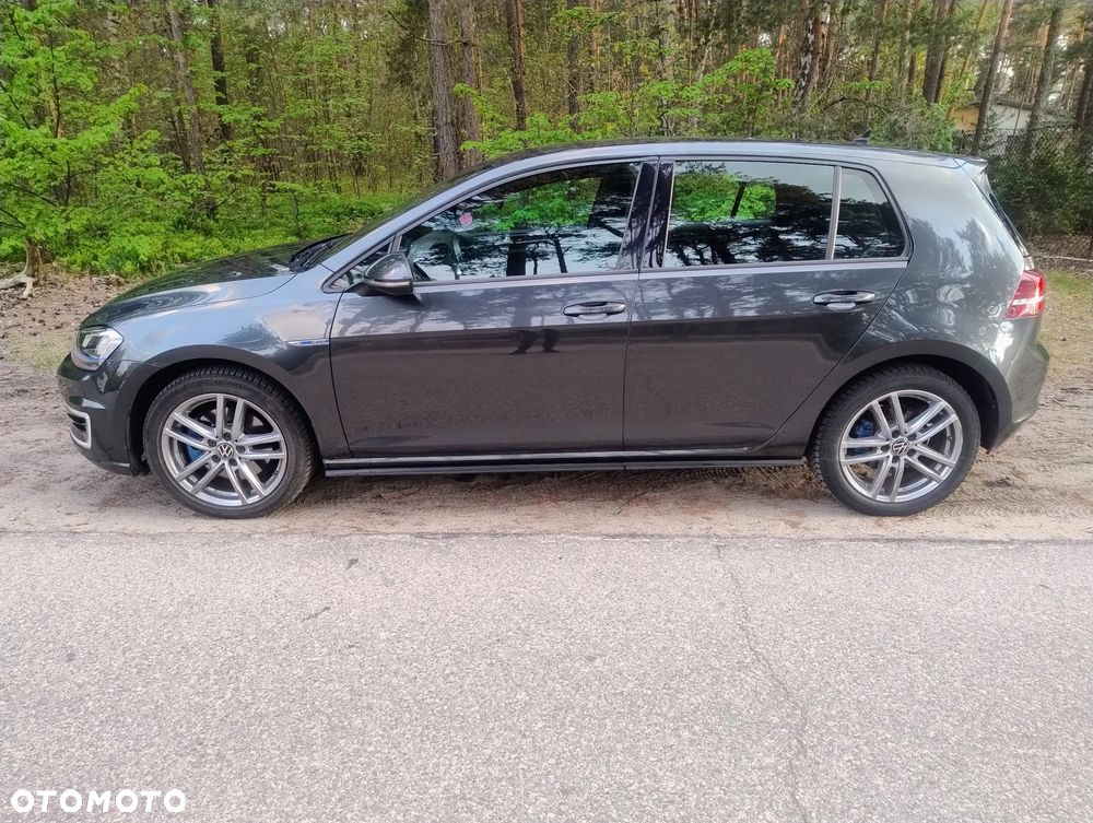 Volkswagen Golf - 2